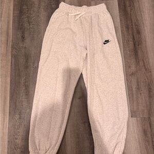 Nike Women’s sweatpants
